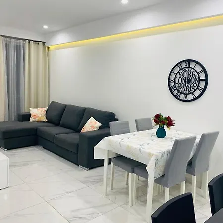 Central, Bright & Modern