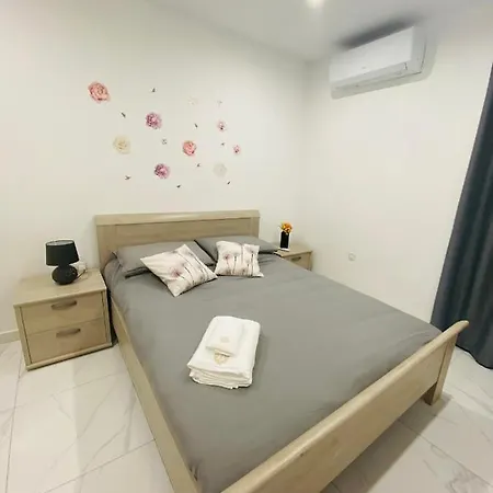 Central, Bright & Modern ムサイダ