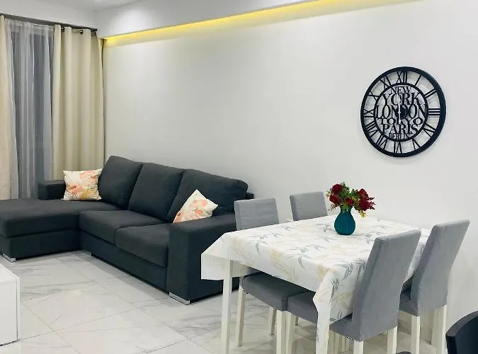 Central, Bright & Modern