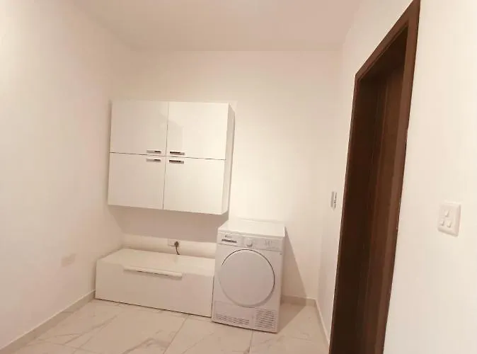 Central, Bright & Modern * Msida