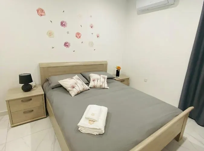 Central, Bright & Modern Msida