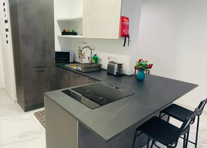 Central, Bright & Modern Διαμέρισμα